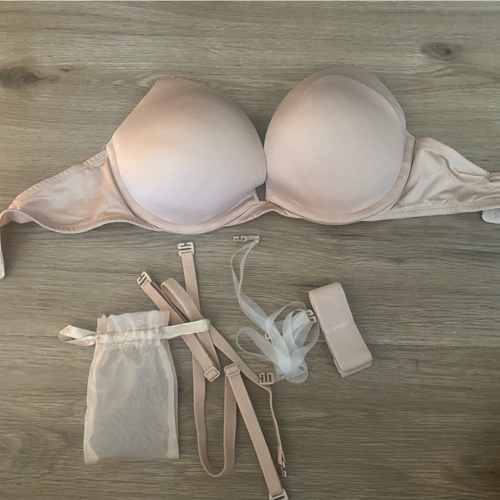 34C convertible Victoria’s Secret bra